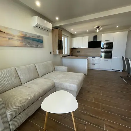 Mariva - 26 * ماكارسكا